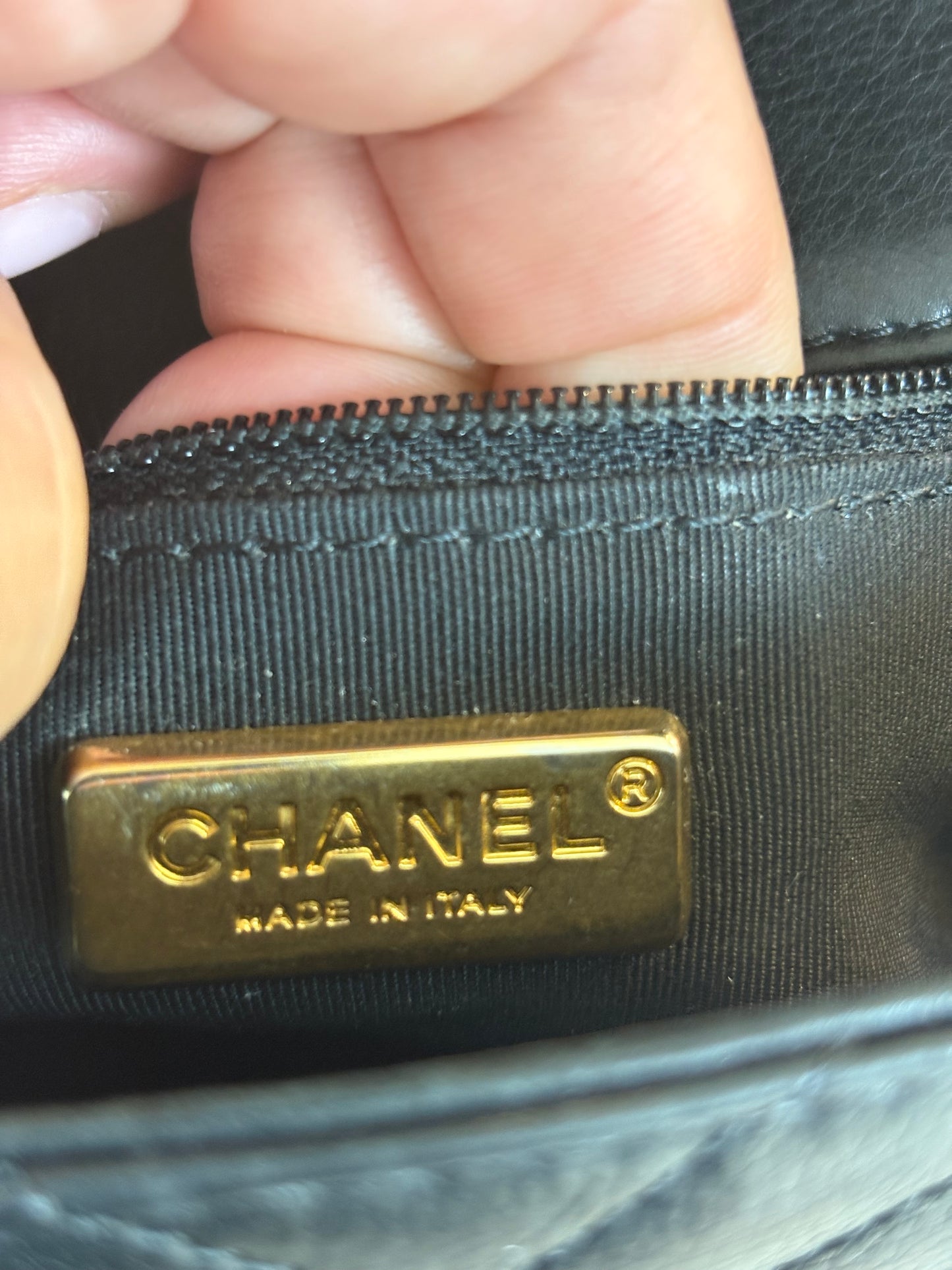 CHANEL Rock the Corner Flap