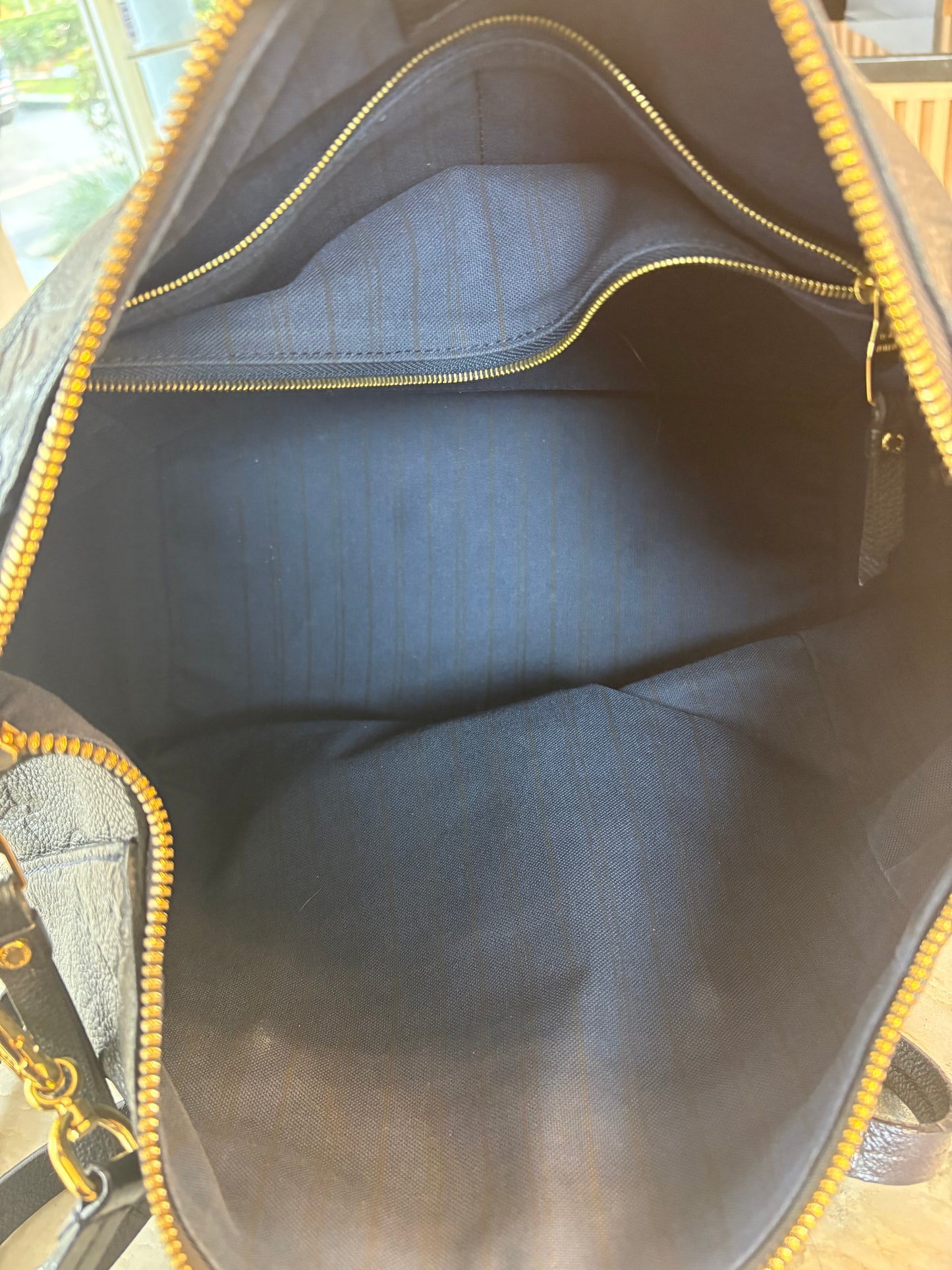 LOUIS VUITTON Lumineuse Empreinte