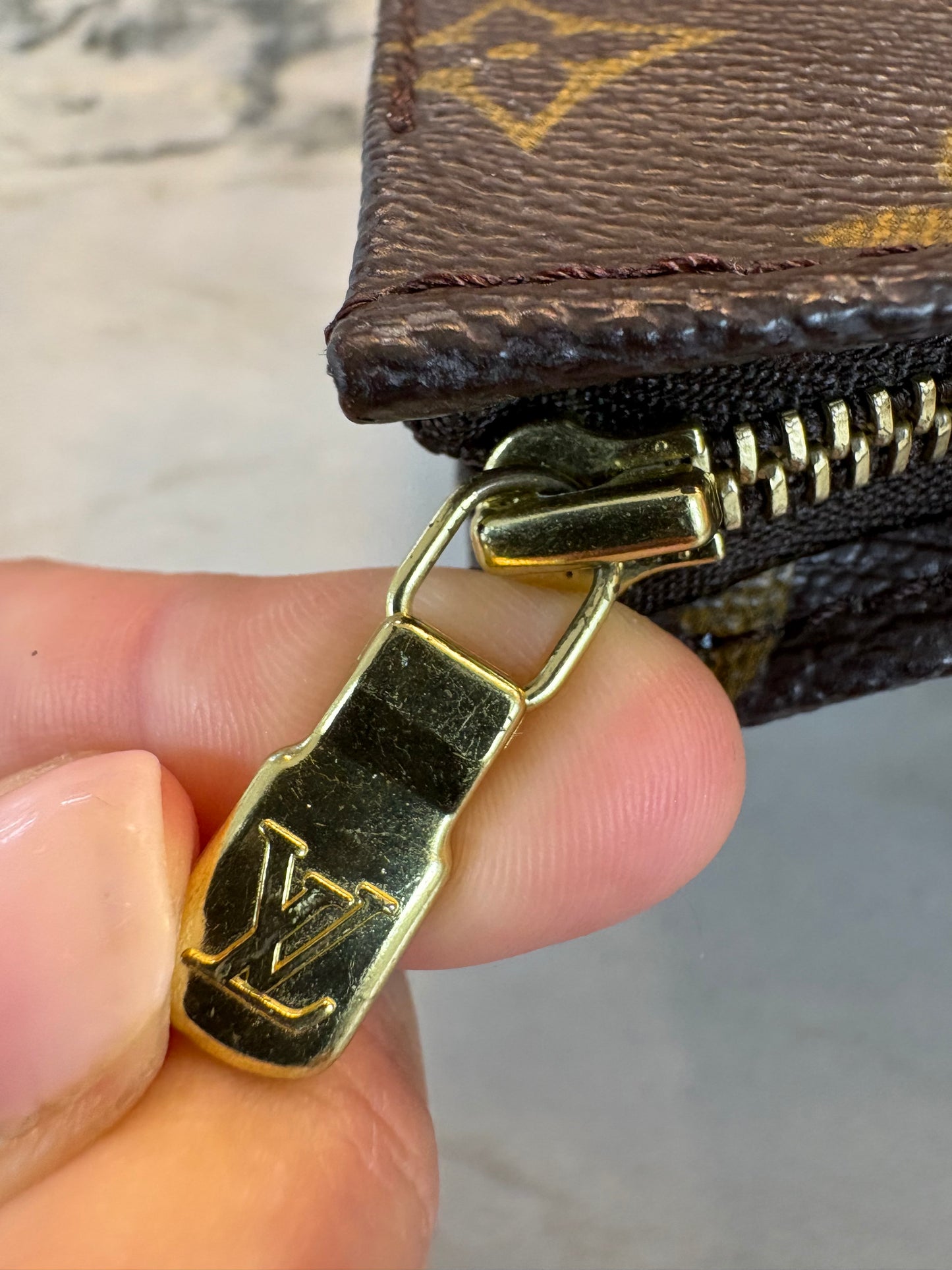 LOUIS VUITTON Monogram toiletry Pouch 26