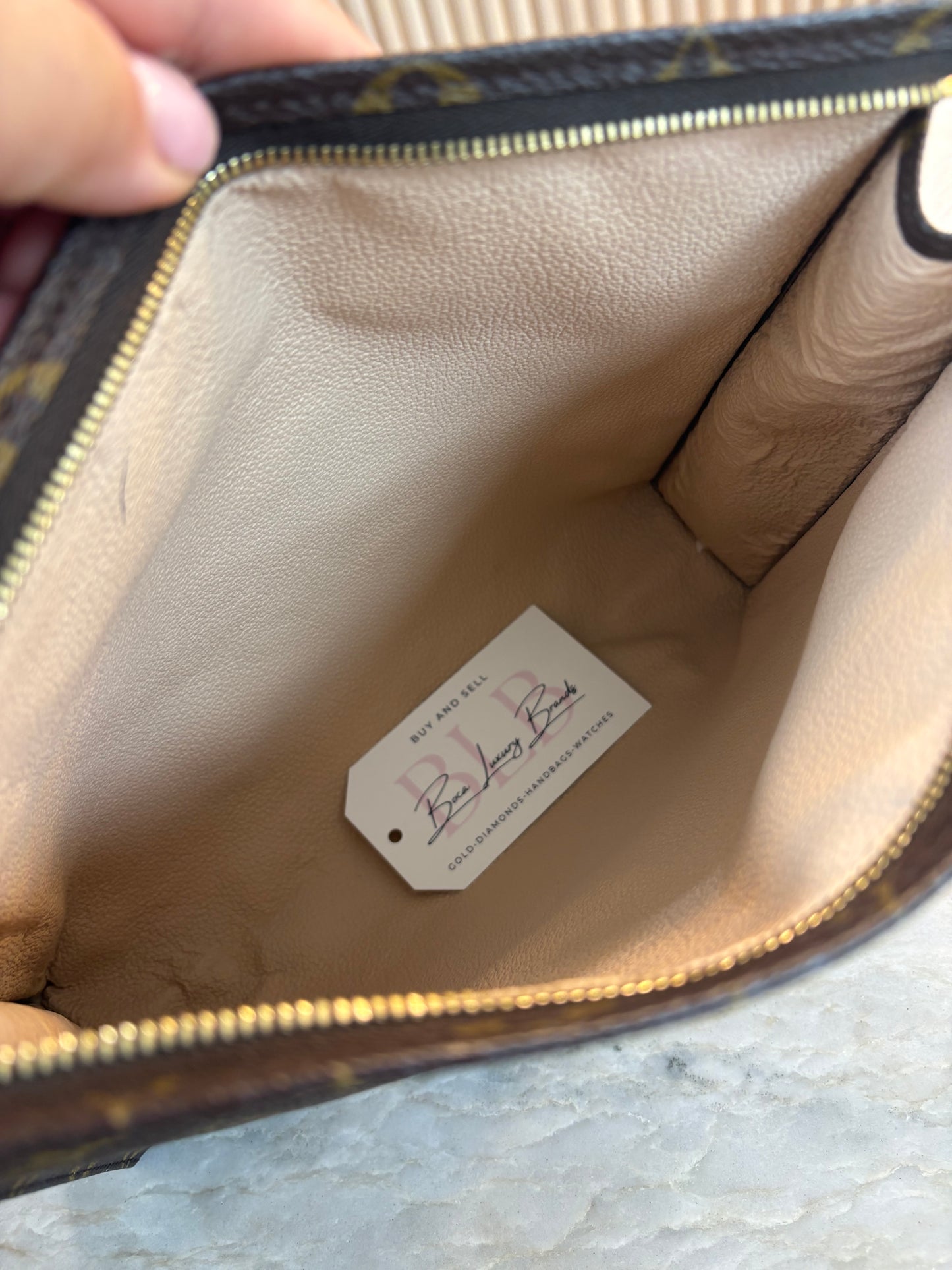 LOUIS VUITTON Monogram toiletry Pouch 26