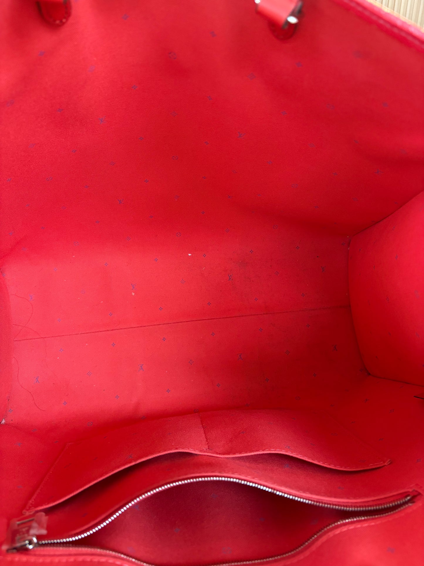 LOUIS VUITTON Monogram Escale Onthego GM Rouge