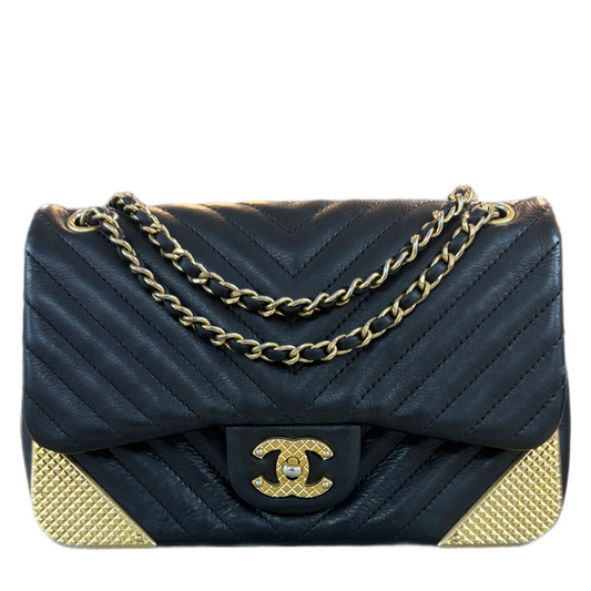 CHANEL Rock the Corner Flap