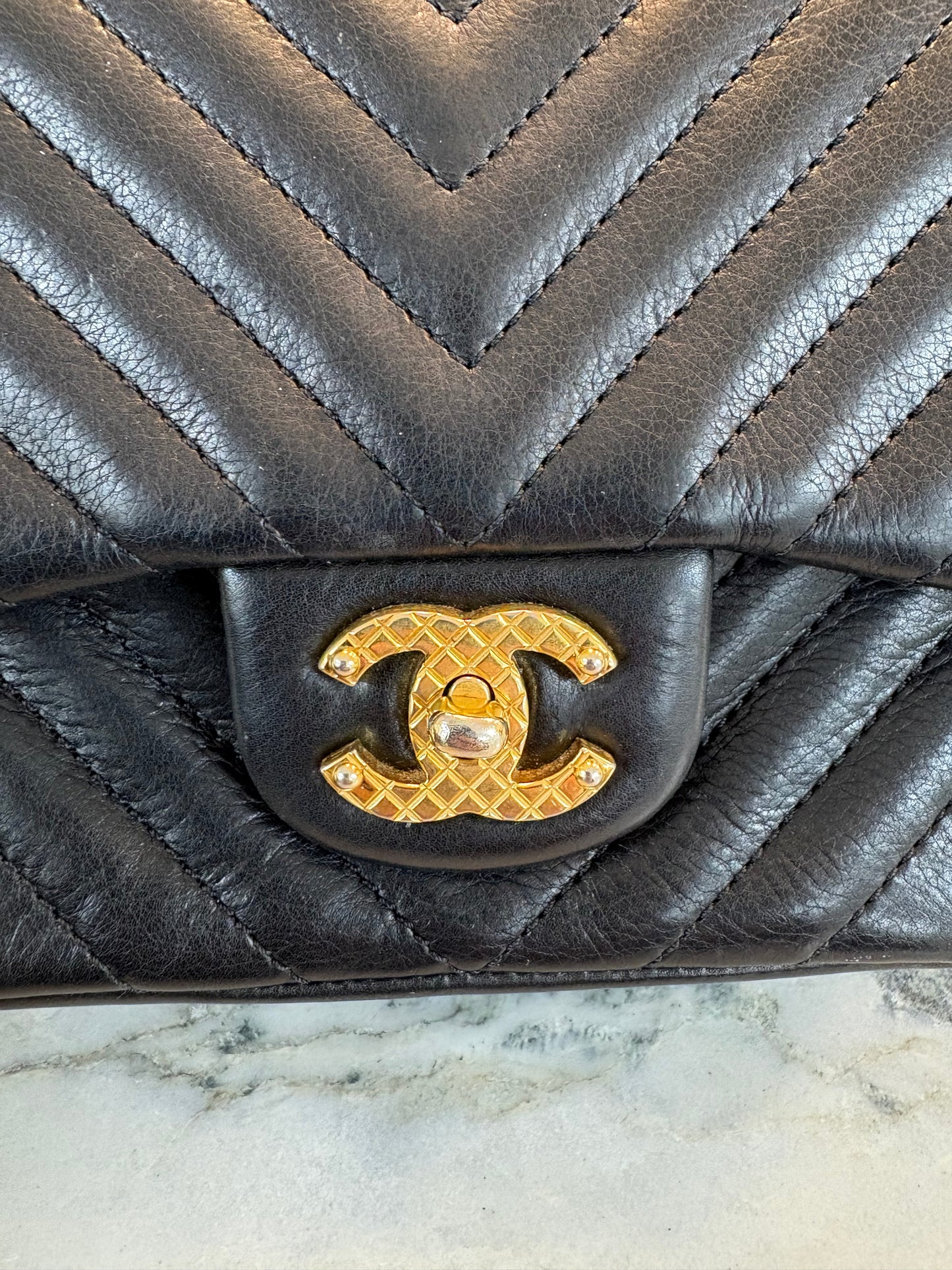 CHANEL Rock the Corner Flap
