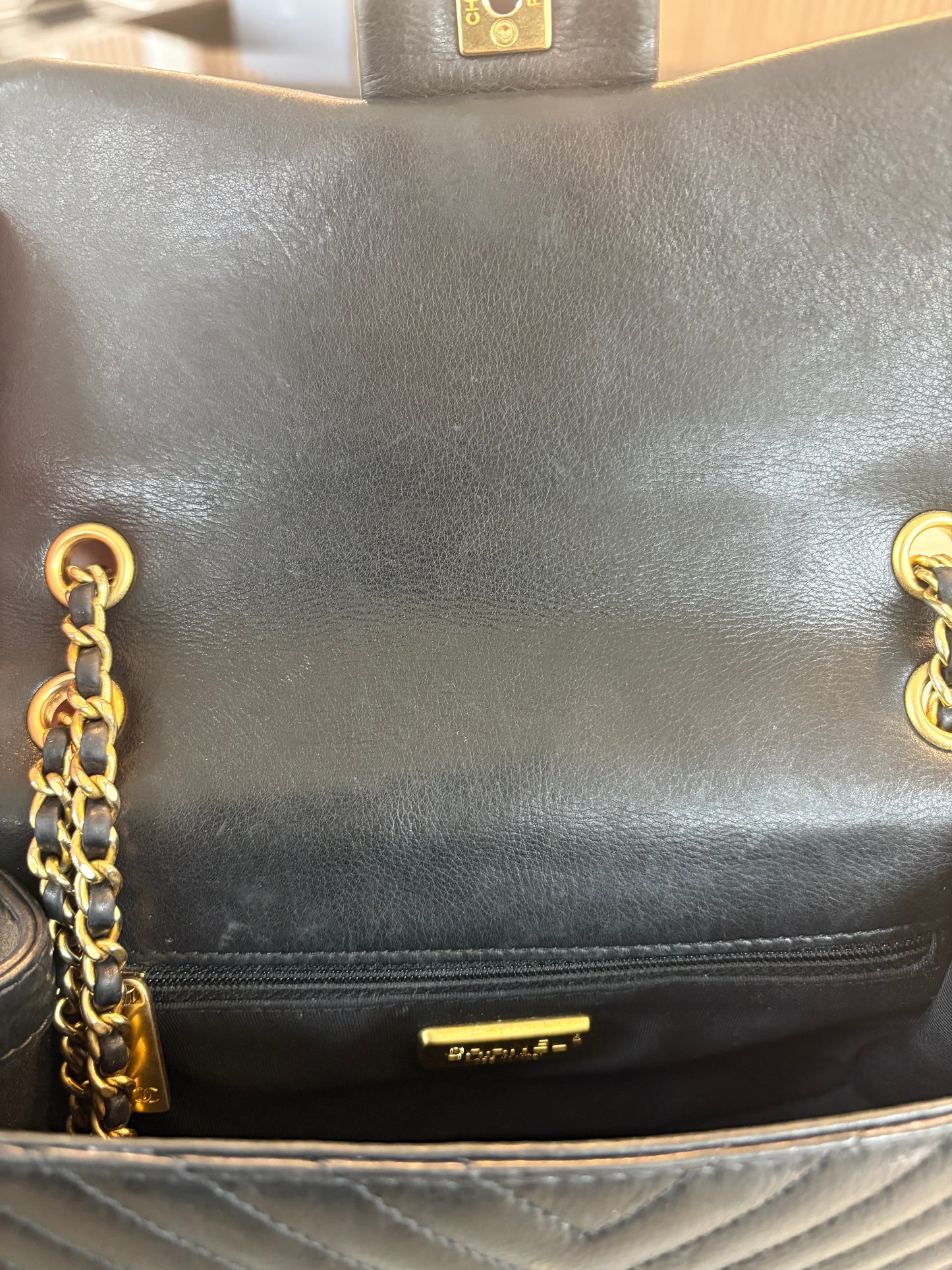 CHANEL Rock the Corner Flap