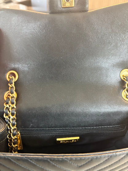 CHANEL Rock the Corner Flap