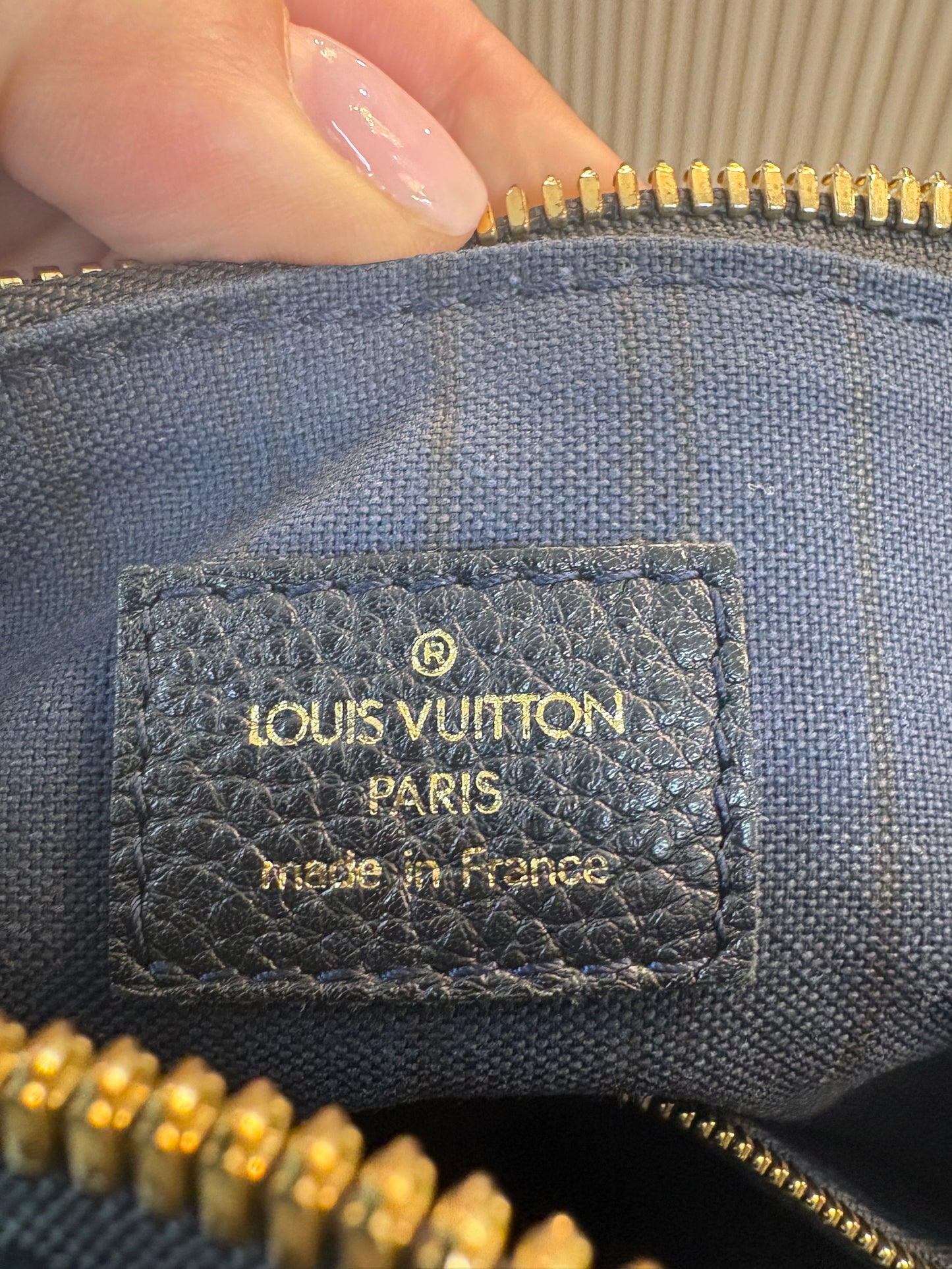 LOUIS VUITTON Lumineuse Empreinte