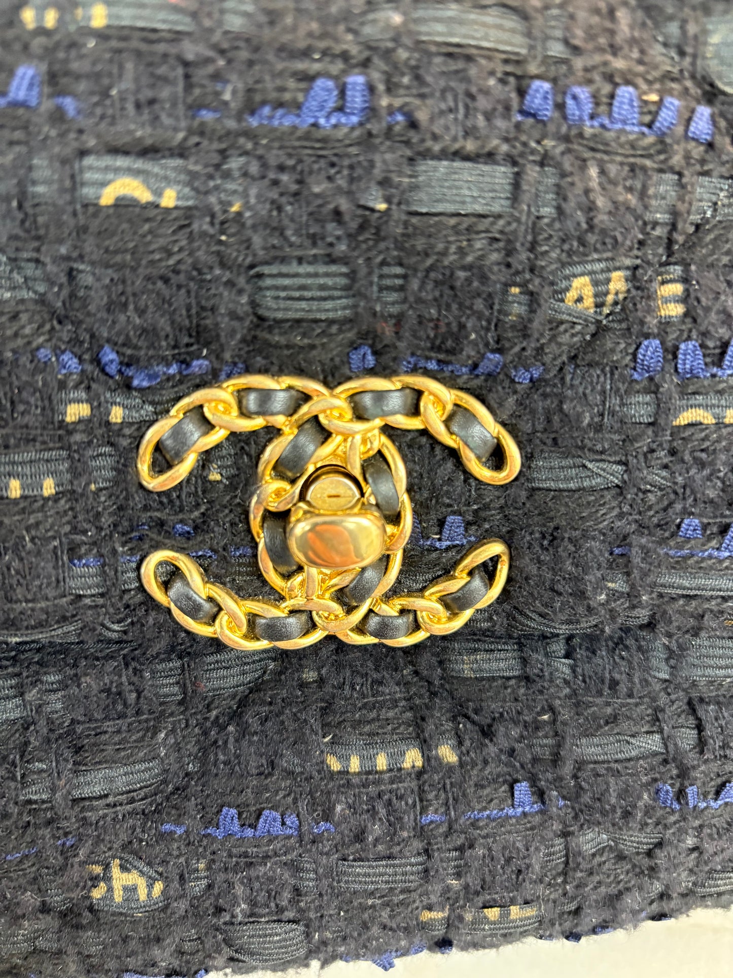 CHANEL Maxi 19 Tweed Black and Navy