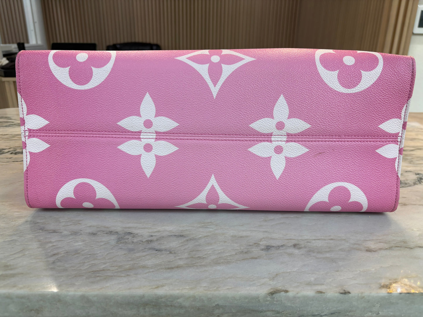 LOUIS VUITTON Monogram Escale Onthego GM Rouge