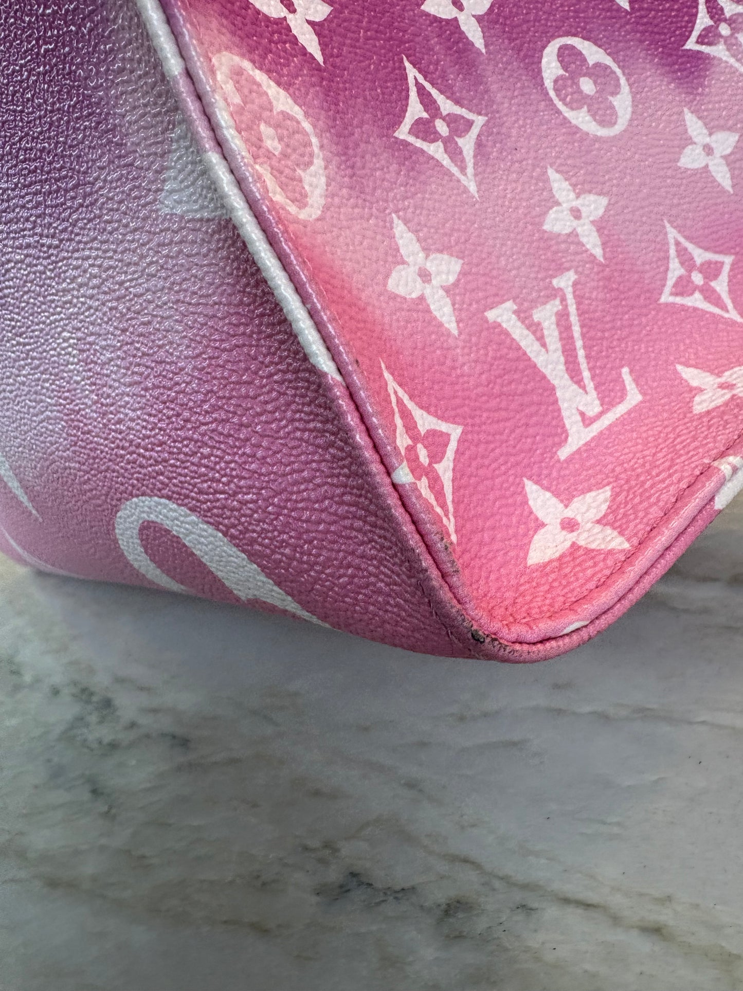 LOUIS VUITTON Monogram Escale Onthego GM Rouge